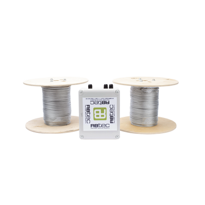 Kit de Cable Sensor Perimetral Para Cercas Ciclonicas IRONCLAD/ 305 METROS / 2 ZONAS; 152 METROS POR ZONA / Sin Falsas Alarmas por Viento / TODO Incluido TARJETA LPU400/ Calibración por Software — RBTEC · SKU IROC-2Z-500-V2