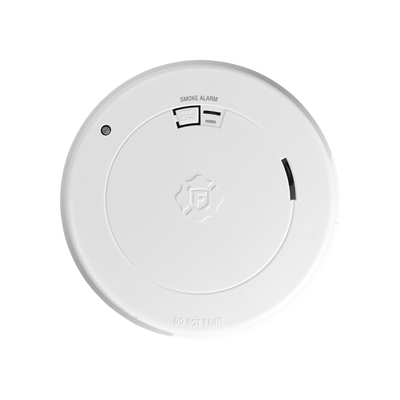 Alarma de Humo First Alert SM210L / Sensor Fotoelectrico / Batería de Litio Sellada de 10 Años / Luz de Seguridad / Rango de Temperatura 4.4°C a 37.8°C/ Cumple UL217, CSFM, NFPA 72, NFPA 101, ICC — FIRST ALERT · SKU 1046747