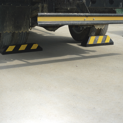 Tope Vehicular 55cm / Para Camion / Estacionamiento / Color Negro-Amarillo. — ACCESSPRO · SKU AC55TC