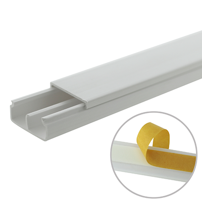 Canaleta blanca de PVC auto extinguible, con división, 20 x 10 mm, tramo 6 pies, con cinta adhesiva (5101-21252) — THORSMAN · SKU TMK-1020-CD-CC