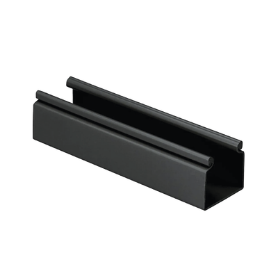 Canaleta FiberRunner™ 2X2 sin Tapa, de PVC Rígido, Sin Orificios de Montaje, Color Negro, 1.8 m de Largo — PANDUIT · SKU HS2X2BL6NM