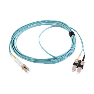 Jumper de Fibra Óptica Multimodo 50/125 XGLO OM3, LC-SC Duplex, OFNR, Color Aqua, 1 Metro (3.28 Pies) — SIEMON · SKU FJ2-LCSC5L-01AQ