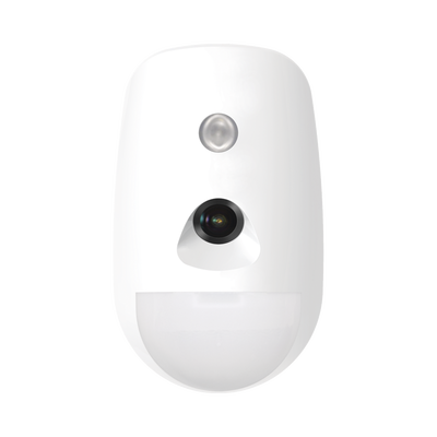 (AX PRO) CÁMARA Inalámbrica + PIR / 6 Años de Batería / Inmunidad a Mascotas / Rango de Detección de 12 mts / Angulo de 85.9° de Cobertura / Uso Interior — HIKVISION · SKU DS-PDPC12P-EG2-WB(B)