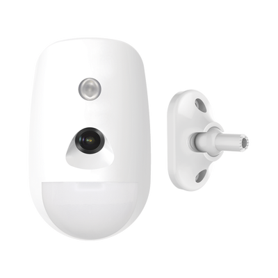 (AX PRO) CÁMARA Inalámbrica + PIR / 6 Años de Batería / Inmunidad a Mascotas / Rango de Detección de 12 mts / Angulo de 85.9° de Cobertura + Montaje Universal — HIKVISION · SKU DS-PDPC12P-EG2-WB(B)/UB