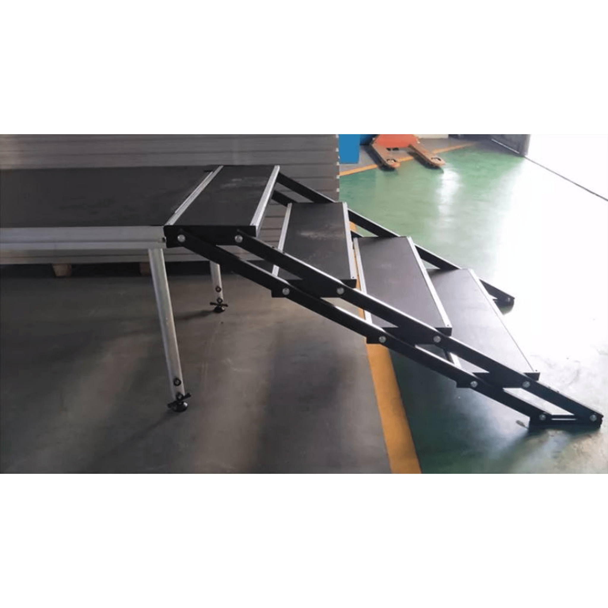 ESCALERA PARA TARIMA | 1.7 METROS