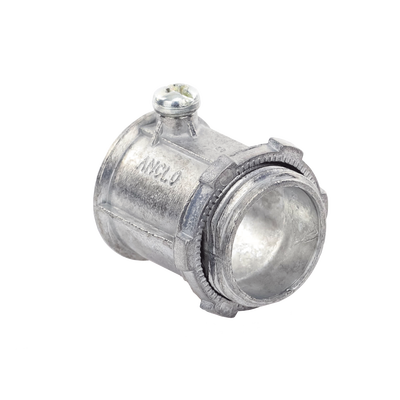 Conector de 3/4" para Tubo Pared Delgada con Tornillos Opresores.