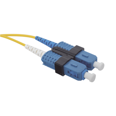 Jumper de Fibra Óptica Monomodo (OS2), XGLO, LC/UPC-SC/UPC Duplex, OFNR, Color Amarillo, 5 Metros (16.40 Pies)
