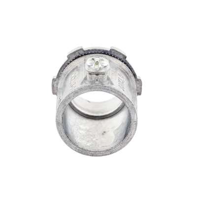 Conector de 3/4" para Tubo Pared Delgada con Tornillos Opresores.