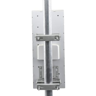 Antena sectorial ePMP 3000 de 90 grados, 17 dBi, 4.9-5.97 GHz, MU-MIMO 4x4, incluye kit de montaje para EPMP3K