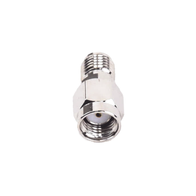Adaptador en Línea de Conector SMA Macho Inverso a SMA Hembra, Níquel/ Oro/ Teflón.