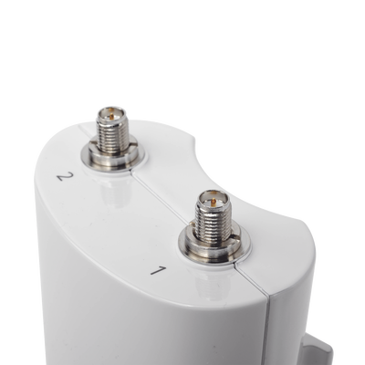 Radio Estación Base de hasta 500 Mbps, Frecuencia de 4.9-6.4 GHz, IP67, 2x2:2 MIMO, Monitoreo a través de la nube, Adaptación automática al entorno.