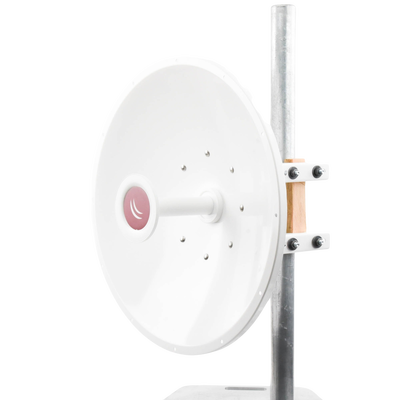 (mANT30 PA) Antena direccional 4.7 - 5.8 GHz, 30dBi de ganancia conector SMA Hembra. Con montaje de alineación de precisión