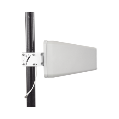 Antena Direccional de Banda Ancha de Alto Desempeño, 698-960 MHz / 1695-2700 MHz, conector N hembra. 50 Ohm de impedancia.