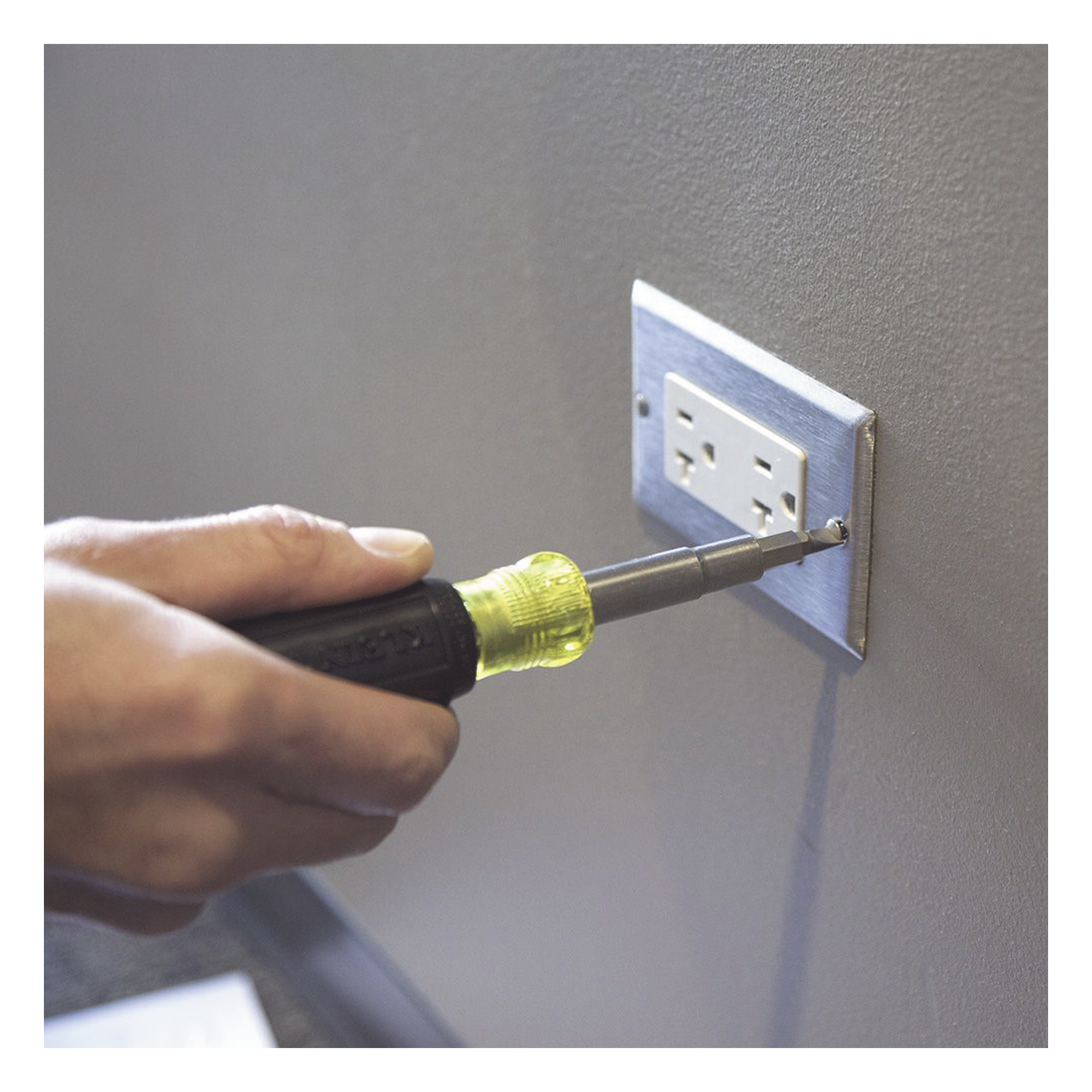 Desarmador Multipunta, 11 en 1, con Puntas Phillips, Ranuradas, Cuadradas y Torx.