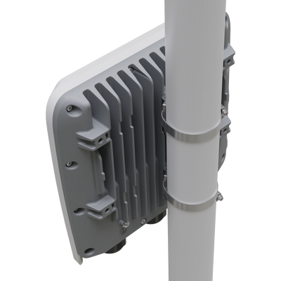 RB5009UPr+S+OUT 8 puertos PoE in/out, 1 SFP+, Solo RouterOS v7 para Exterior