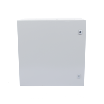Gabinete de Acero IP66 Uso en Intemperie (600 x 600 x 300 mm) con Placa Trasera Interior Metálica y Compuerta Inferior Atornillable (Incluye Chapa y Llave T).