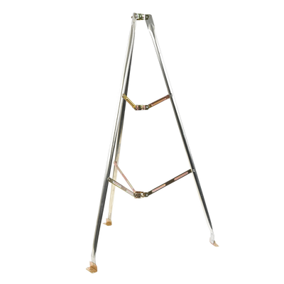Montaje de tripie para exterior, altura total del tripie 1.52 m. Compatible con mástiles de hasta 3 m de largo 1  1/4 a 2" de diámetro 