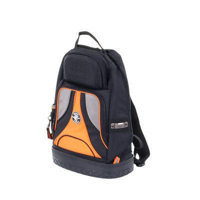 Mochila para herramientas Tradesman Pro™ de 36,8 cm en color negro con 39 bolsillos (No incluye herramientas).