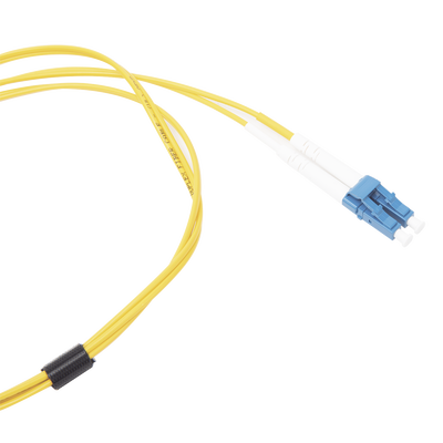 Jumper de Fibra Óptica Monomodo (OS2), XGLO, Riser, LC/UPC-LC/UPC Duplex, OFNR, Color Amarillo, 1 Metro (3.28 Pies)
