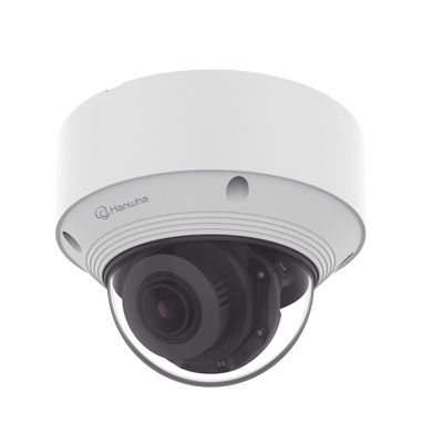 Cámara IP Tipo domo Antivandálica 8 Megapíxel / Lente Varifocal 3.2 - 10mm / IR 30M / WDR 120db / IP66 / H.265 & WiseStream / Inteligencia Artificial Deteccion de Personas y vehiculos — HANWHA VISION · SKU QNV-C9083R