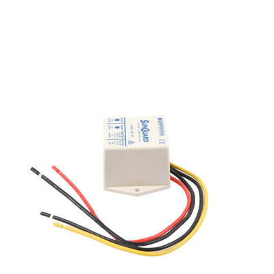 Controlador de Carga Solar PWM SunGuard 4.5 A / 12 VCC / Compensación de Temperatura / 100% Estado Sólido / -40°C a +85°C