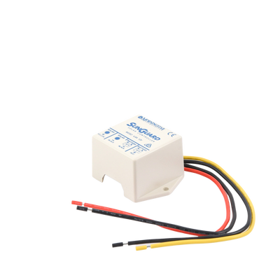 Controlador de Carga Solar PWM SunGuard 4.5 A / 12 VCC / Compensación de Temperatura / 100% Estado Sólido / -40°C a +85°C