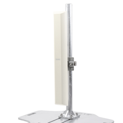 Antena Sectorial de 120° en 2.4 GHz, Ganancia de 15 dBi, Polarización Dual con Slant a 45°
