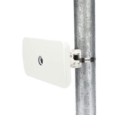 1 Gbps Capacidad / Suscriptor en 6 GHz / Force 4616 / 16 dBi Antena Integrada / 160 MHz Canales / Gestión gratuita en cnMaestro / IP55 / PoE Incluido / 3 Años Garantía / (C060940C231A)