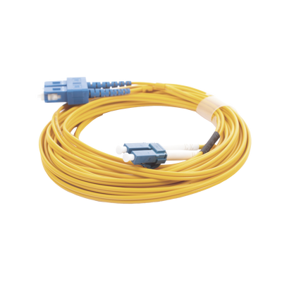 Jumper de Fibra Óptica Monomodo 9/125 LC/UPC-SC/UPC, PVC, 2.0 mm, Dúplex, Amarillo, 5 Metros (16.40 Pies)