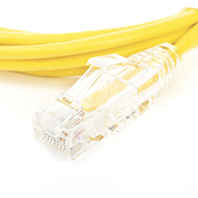 Cable de Parcheo Slim UTP Cat6 - 2 Metros (6.56 Pies) Amarillo Diámetro Reducido (28 AWG)