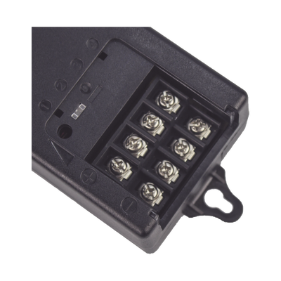 Fuente de Poder de 12 Vcc @ 5A / 4 Cámaras / FILTRO DE RUIDO ESPECIAL PARA CAMARAS 4K / Fusible Reseteable Inter Construido PTC / Protección Contra Sobre-Tensiones y Contra Cortocircuito / Recomendado para cámaras 4K.