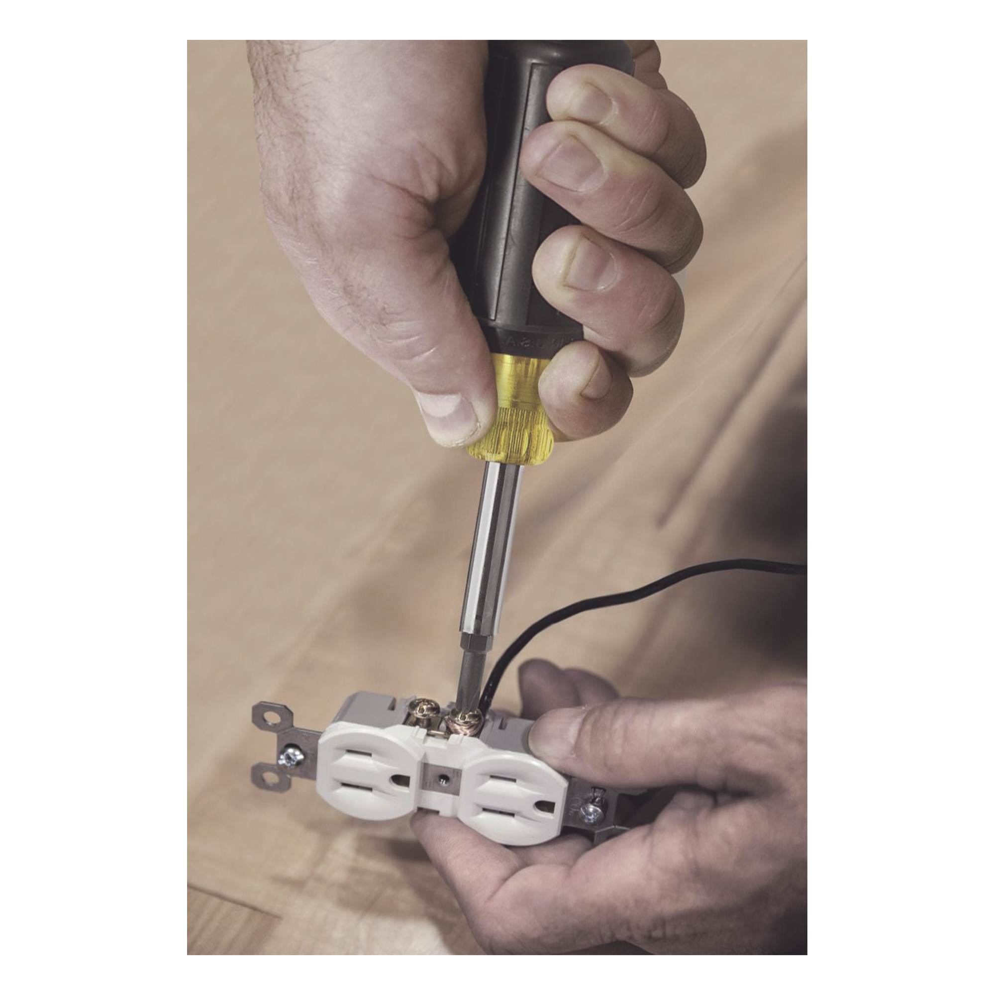 Desarmador Multipunta, 11 en 1, con Puntas Phillips, Ranuradas, Cuadradas y Torx.
