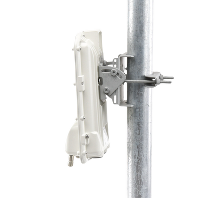 Backhaul radio conecterizado, 4.9-6.05 GHz PTP/HCMP/ 450 Mbps Reales, incluye fuente avanzada AC/DC / Hasta + 80 km - (C050067H008C)