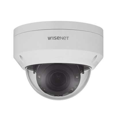 Cámara IP Tipo Domo Antivandálico 4 Megapíxel / Lente 3.3 a 10.3 mm / IR 30M / WDR 120db / IP66 / IK10 / H.265 & WiseStream — HANWHA VISION · SKU ANV-L7082R