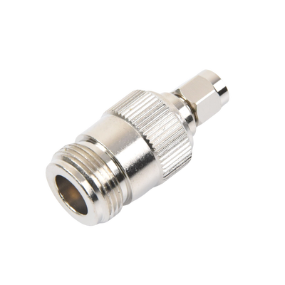 Adaptador en Línea, de Conector SMA Macho Inverso a N Hembra, Níquel/ Oro/ Teflón.