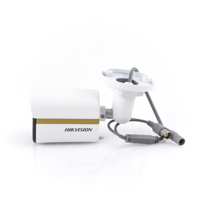 [ColorVu] Bala TURBOHD 4K (8 Megapixel) / Imagen a Color 24/7 / Lente 2.8 mm / METAL / Luz Blanca 20 mts / Exterior IP67 / WDR 130 dB 