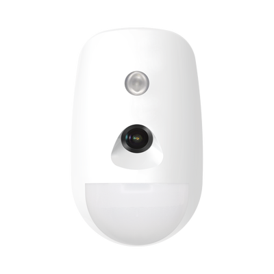(AX PRO) CÁMARA Inalámbrica + PIR / 6 Años de Batería / Inmunidad a Mascotas / Rango de Detección de 12 mts / Angulo de 85.9° de Cobertura / Uso Interior — HIKVISION · SKU DS-PDPC12P-EG2-WB