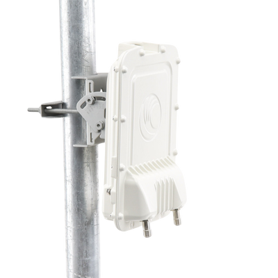 Backhaul radio conecterizado, 4.9-6.05 GHz PTP/HCMP/ 450 Mbps Reales, incluye fuente avanzada AC/DC / Hasta + 80 km - (C050067H008C)
