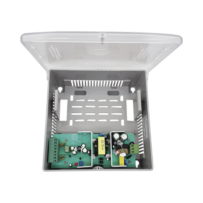 Fuente de Poder con Gabinete de 4 Salidas de 11 - 15 Vcc / 5 Amper / Voltaje de Entrada: 96 - 264 Vca / Soporta Protección contra Sobrecorriente de Salida, Protección contra Cortocircuito / Led Indicador