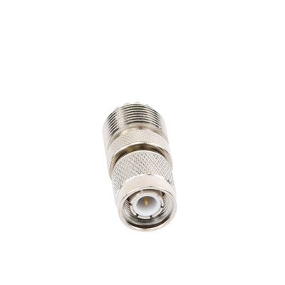 Adaptador en Línea de Conector TNC Macho a Conector UHF Hembra (SO-239), Níquel/ Oro/ Teflón.