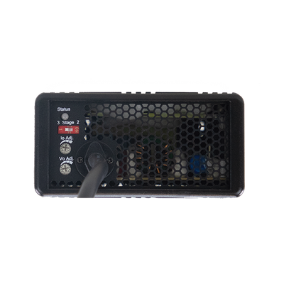 Cargador de Baterías / 12V / 13.5A / 205.2W / Entrada Universal 90-264 VCA / PFC Activo / Rango 55-180 Ah