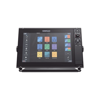 Pantalla Náutica NSS12 evo3S / Pantalla SolarMAX IPS 12 Pulgadas / Procesador iMX 8 / Ecosonda Integrada 1kW CHIRP / Conectividad Inalámbrica / Cartografía C-MAP® Preinstalada / Compatibilidad con Accesorios Simrad / Montaje Flush